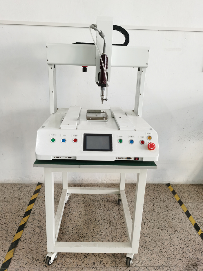 四軸自動螺絲機 四軸自動螺絲機